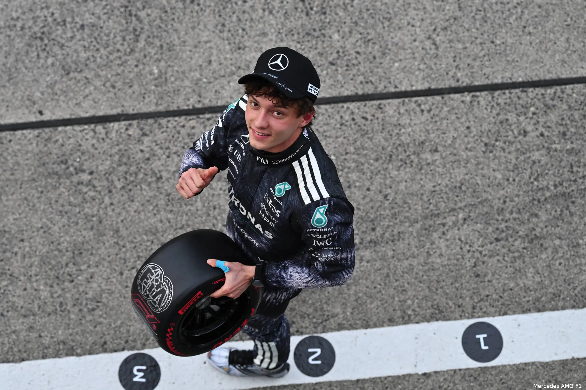 poleposition-kimi-antonelli-mercedes-2