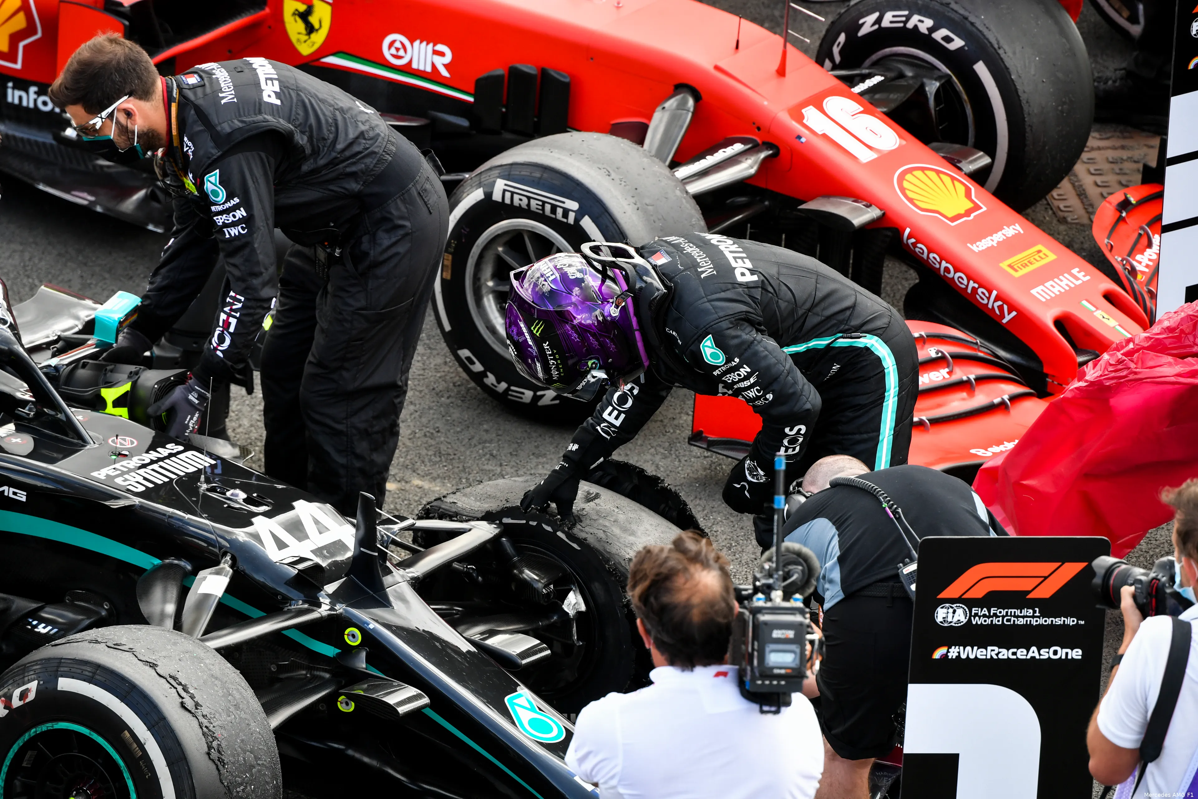 Lewis Hamilton Silverstone lekke band Mercedes