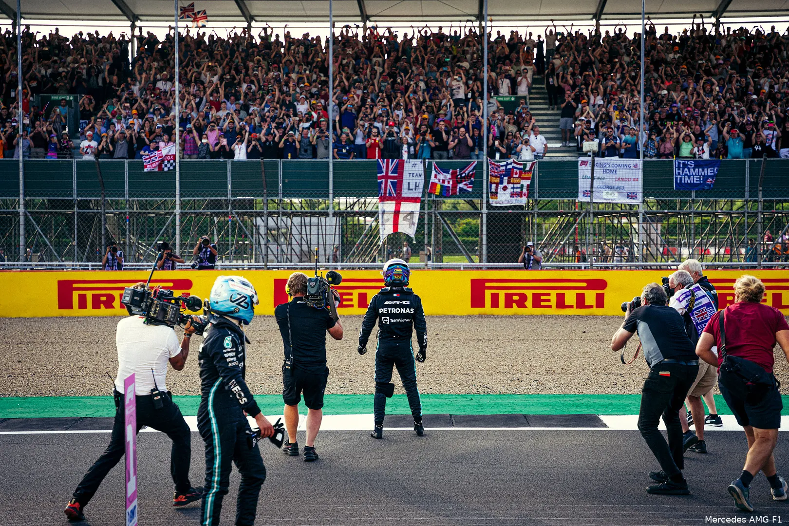 hamilton fans silverstone mercedes gb