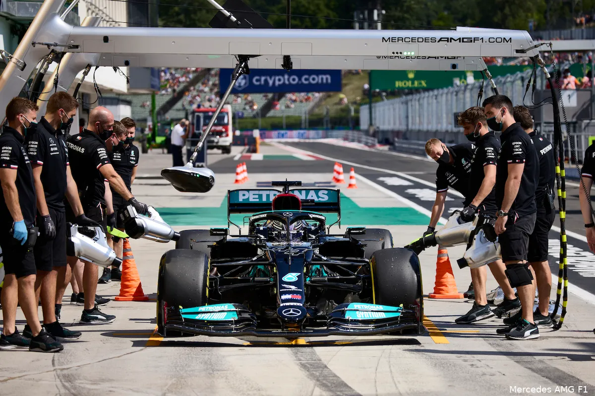 mercedes hongarije 2021 pitstraat vooor