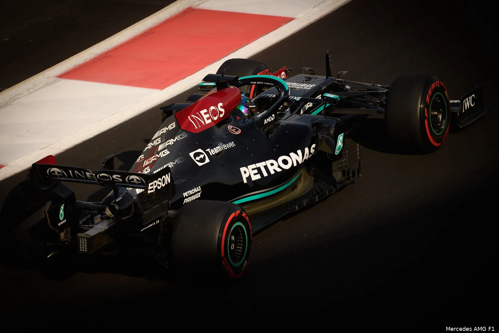Abu dhabi lewis hamilton mercedes