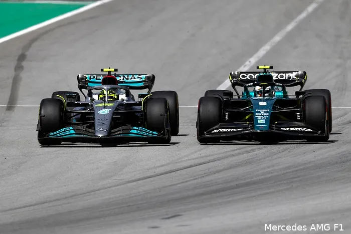 Lewis Hamilton Sebastian Vettel Mercedes Aston Martin GP Spanje 2022