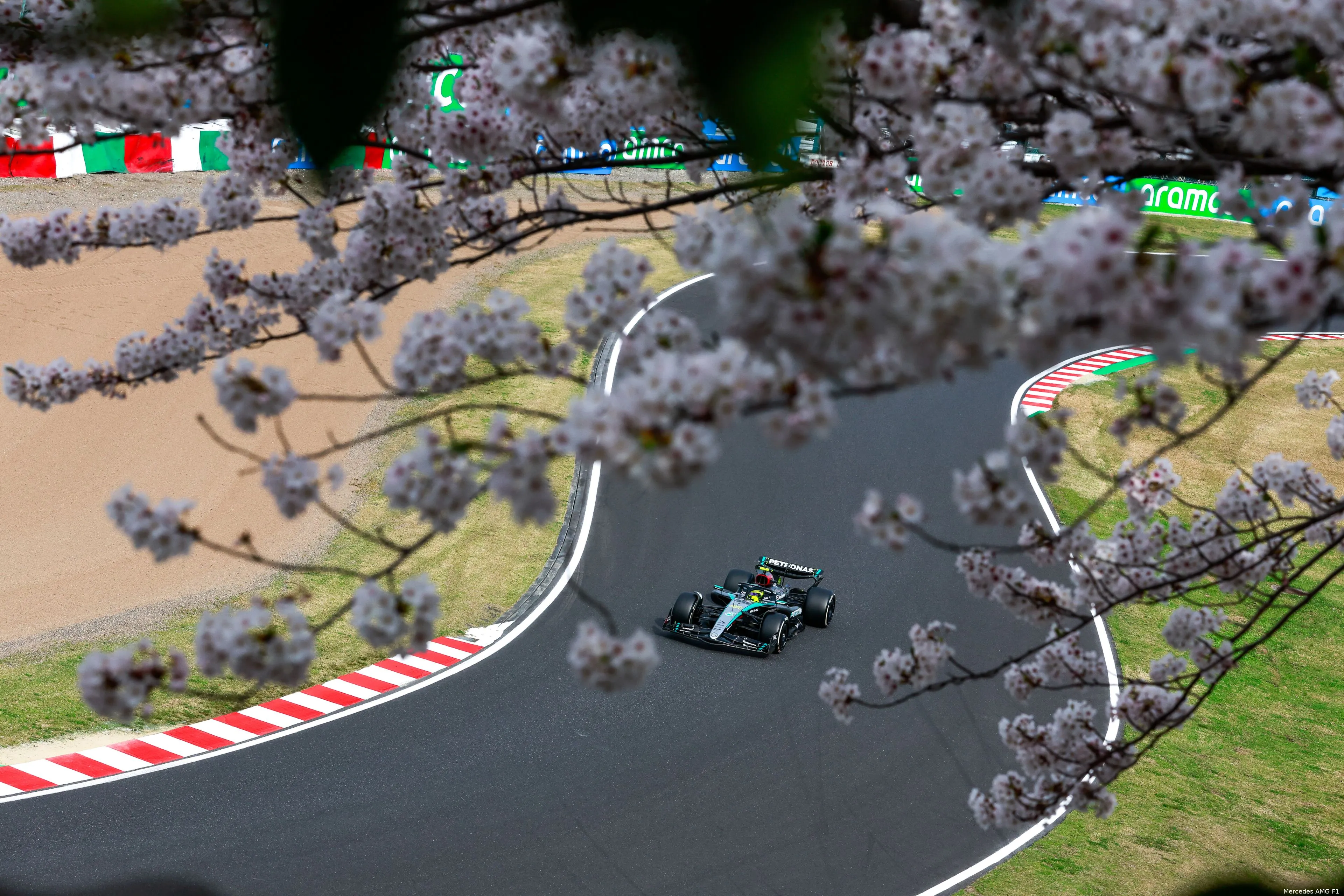 lewis hamilton george russell mercedes japan