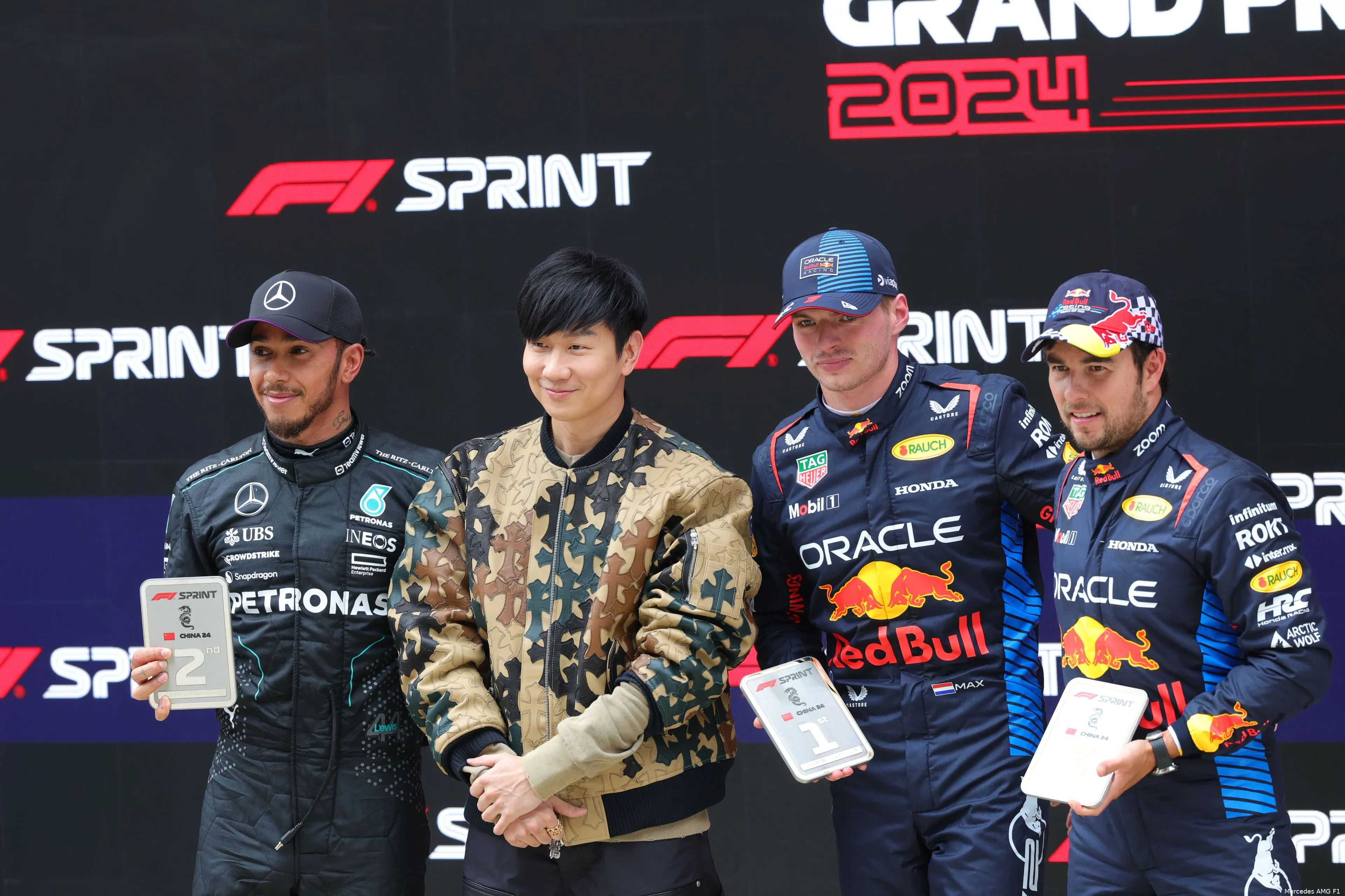 sprintrace china 2024 lewis hamilton max verstappen sergio perez