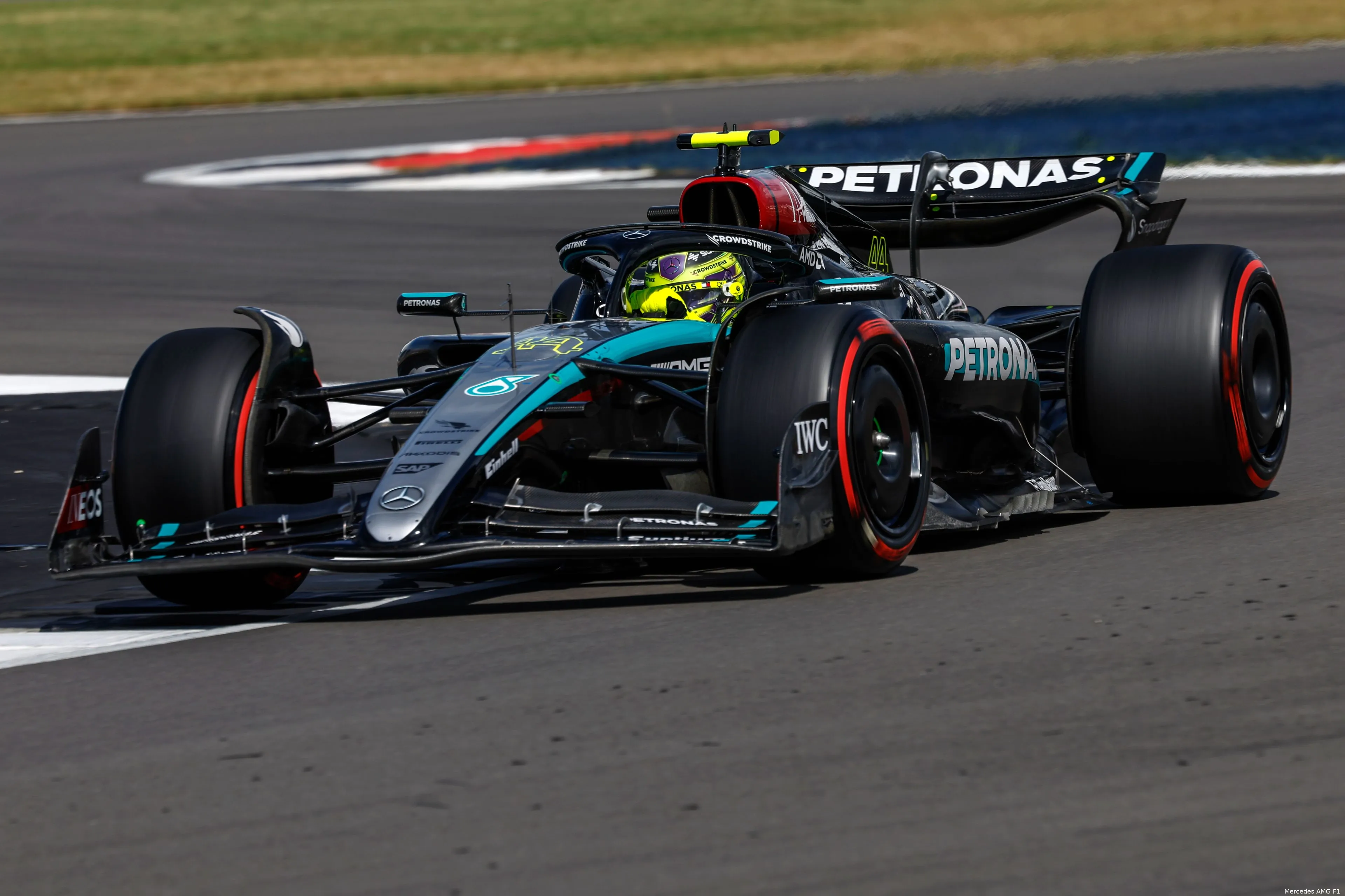 lewis hamilton mercedes 2024 silverstone w15