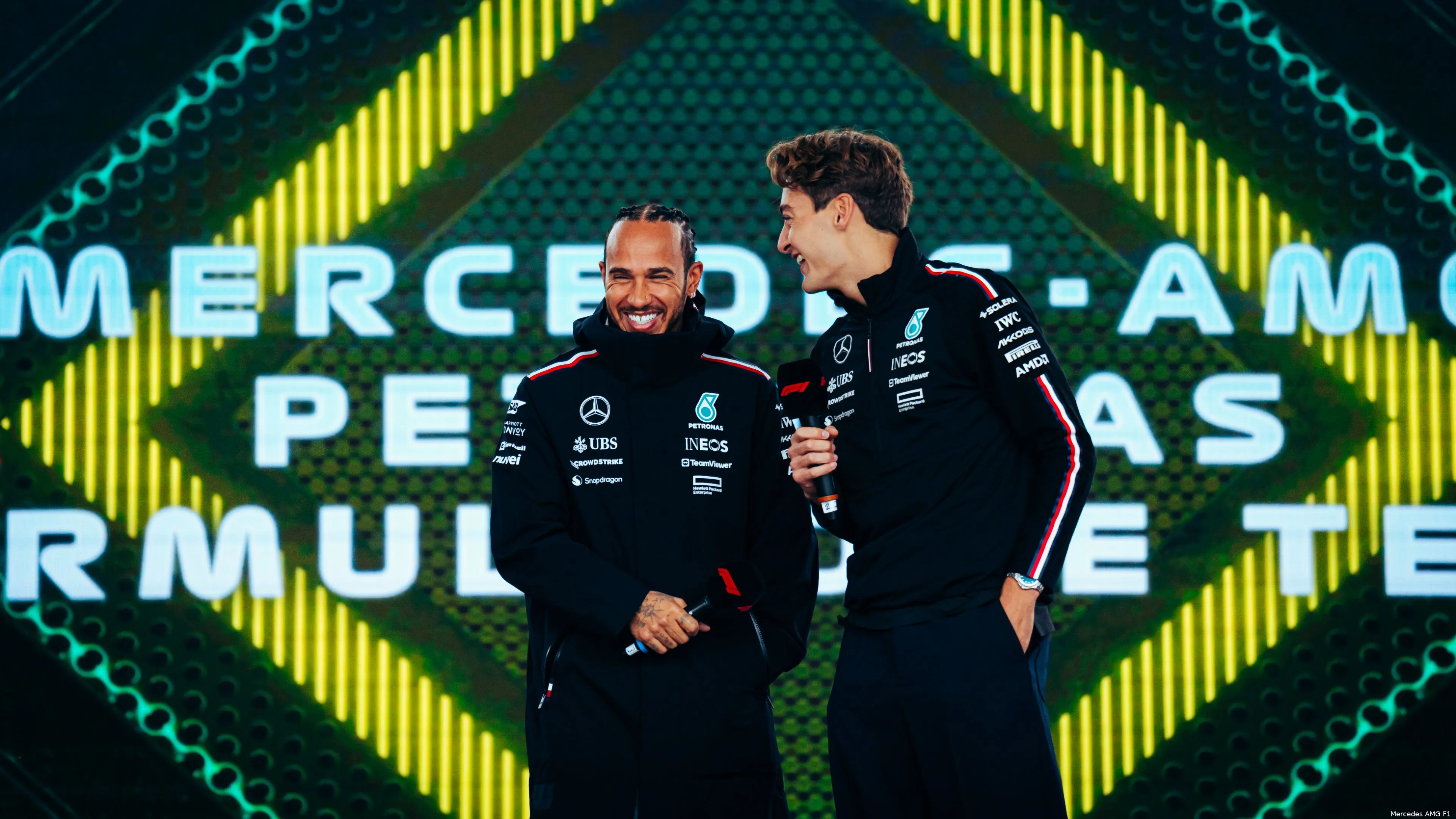 lewis hamilton george russell kwalificatie fans podium mercedes
