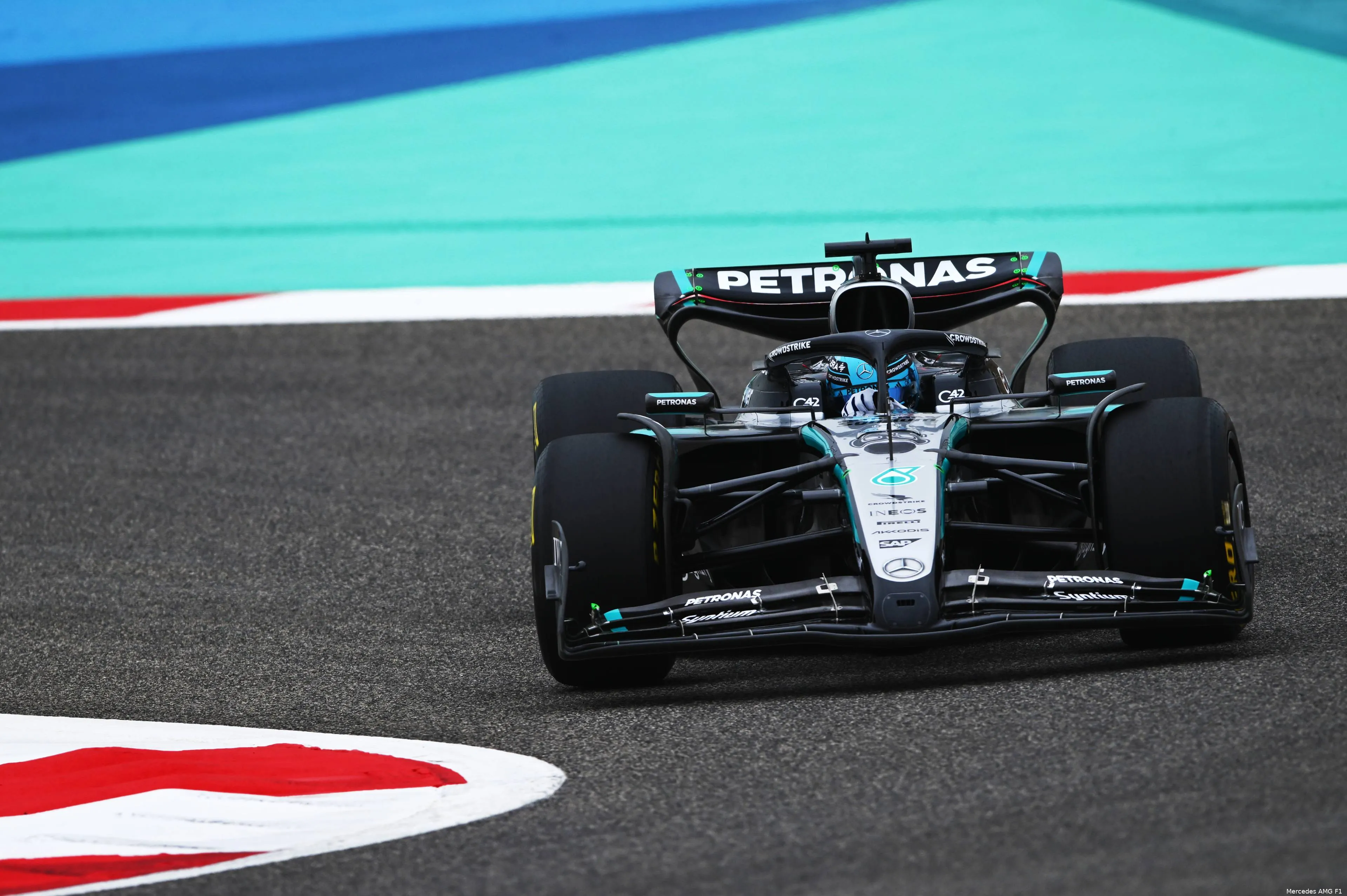 george russell mercedes testdag 3 bahrein 2025 7