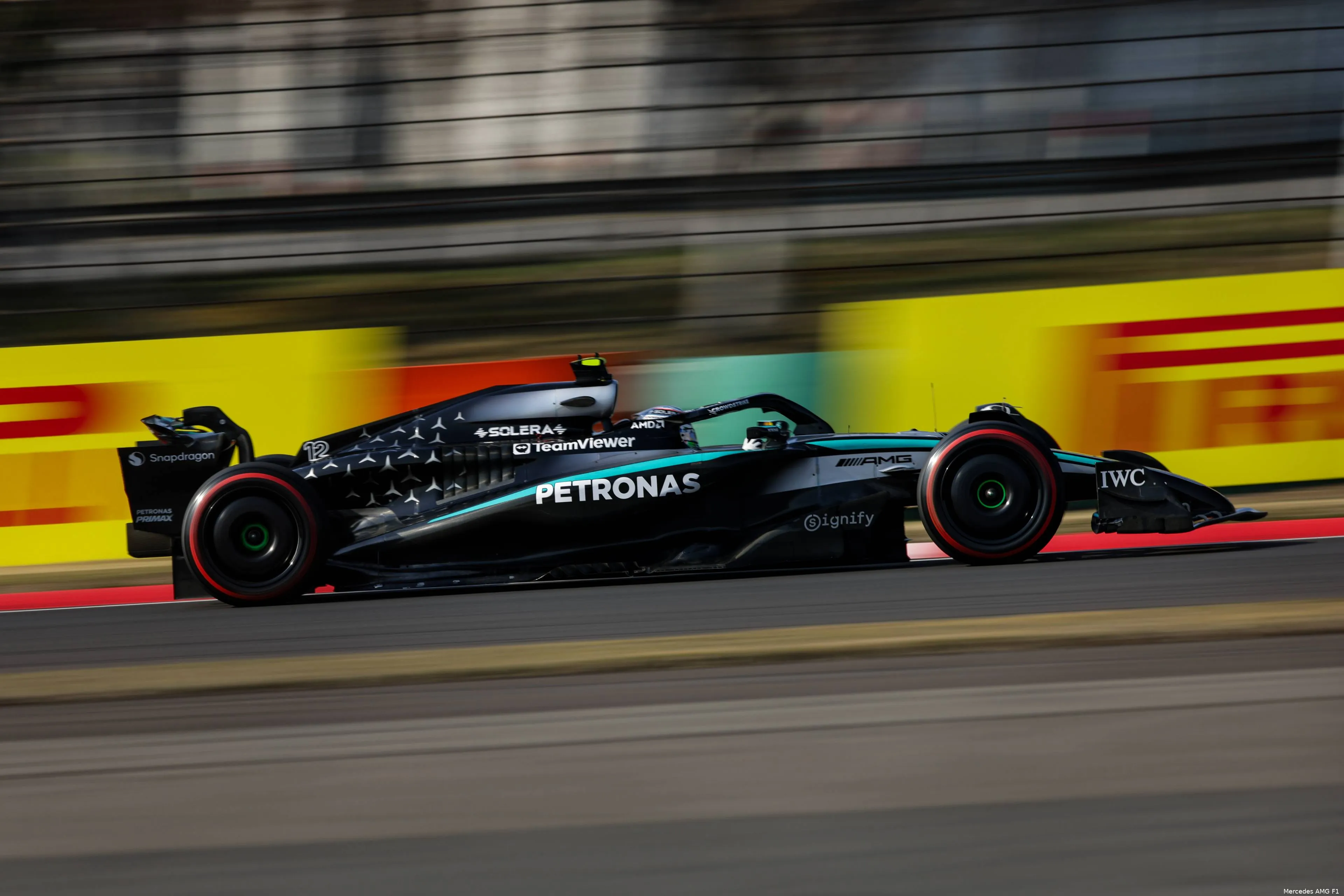 andrea kimi antonelli mercedes 2025 china race zondag
