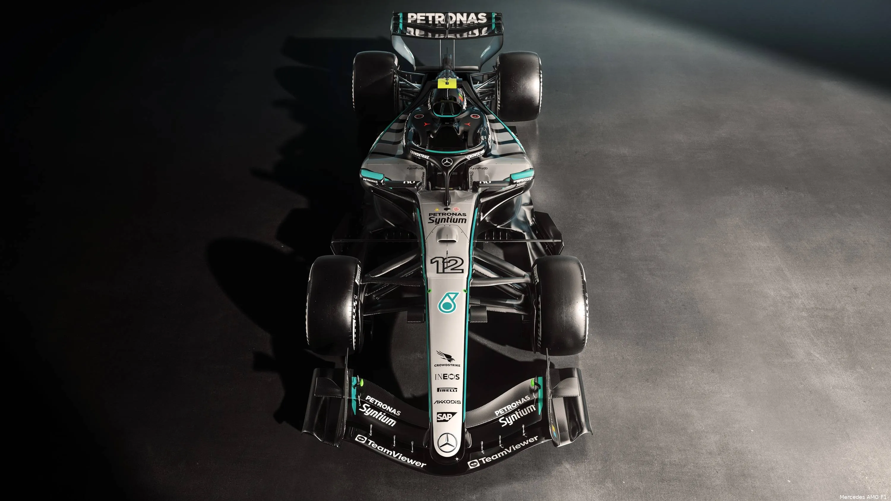 Mercedes-W17-presentatie-9