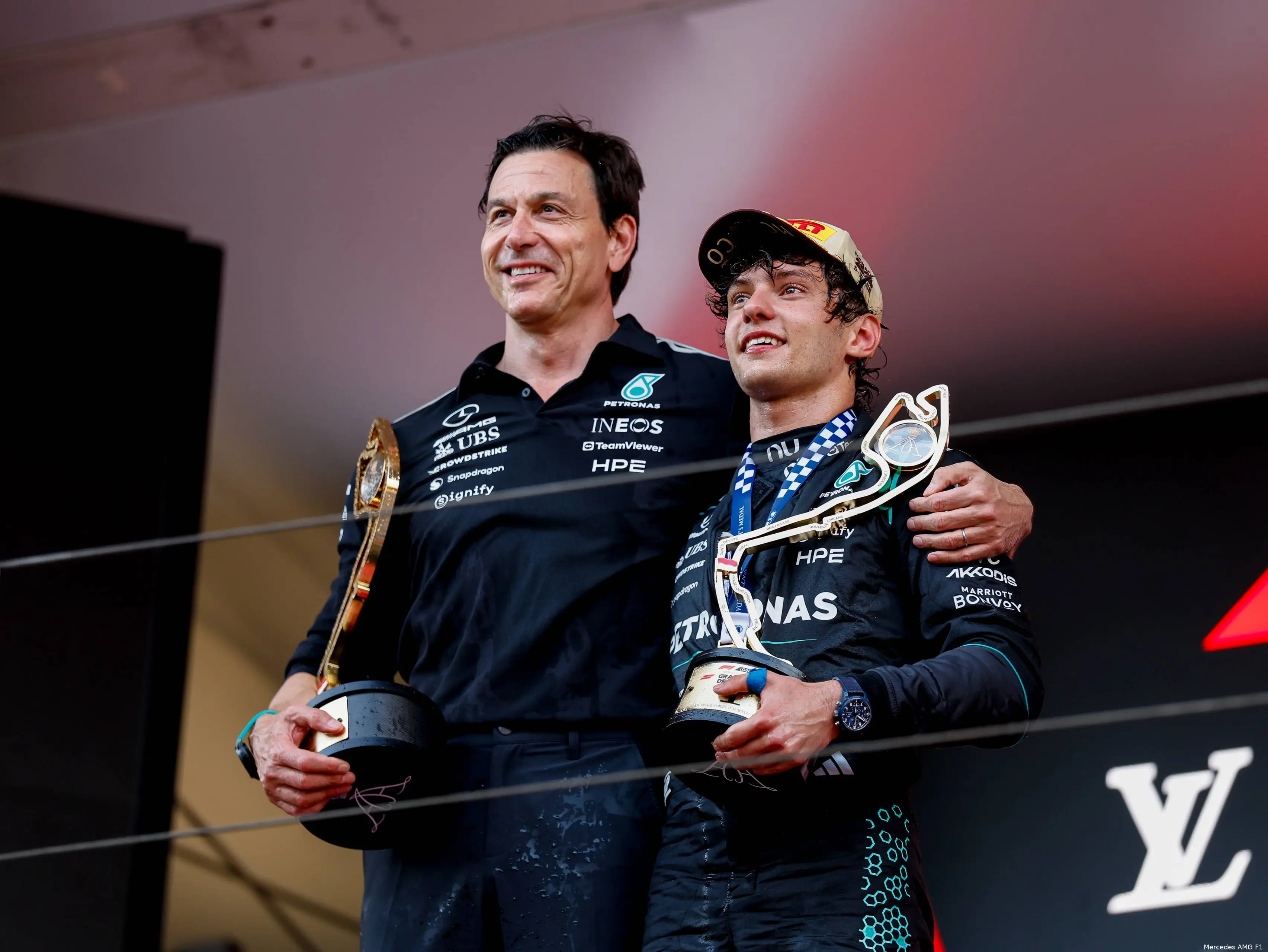 toto-wolff-kimi-antonelli-mercedes-2026-monaco-zondag-race-podium-1