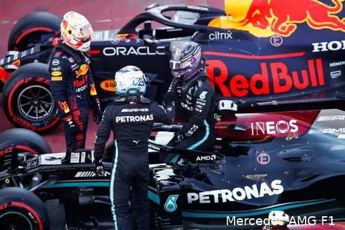 <i>Max Verstappen werd strategisch verslagen door Mercedes.</i>