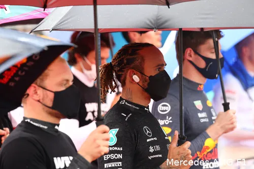 valtteri bottas lewis hamilton max verstappen paraplu