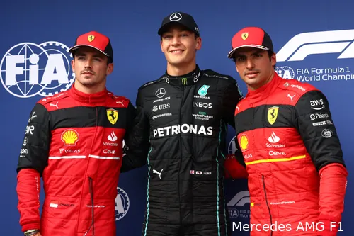 Charles
Leclerc, George Russell (pole) en Carlos Sainz na de kwalificatie GP Hongarije
2022 (Foto: Mercedes AMG F1)