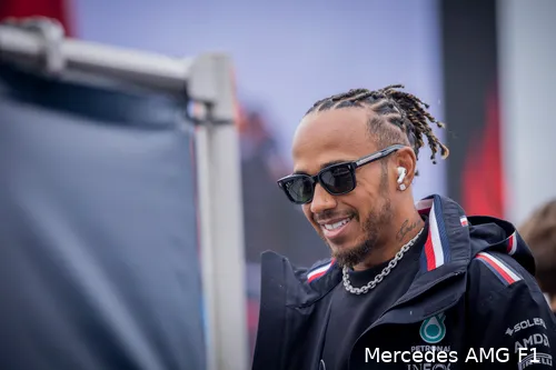 Het papierwerk van Hamilton is nog niet gereed. (Foto: Mercedes AMG F1)