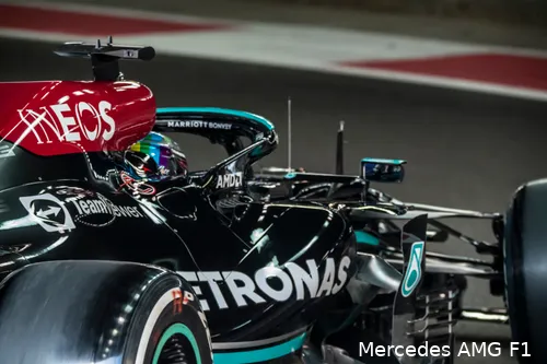 Mercedes benutte geen mogelijkheden om Hamilton binnen te laten komen. (Foto: Mercedes AMG F1)