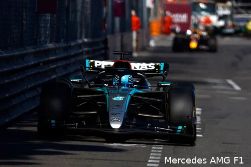 <i>George Russell met de nieuwe voorvleugel.</i>