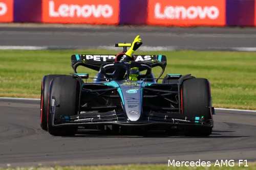 End of an era: na dit seizoen rijdt Hamilton in de rode bolide.