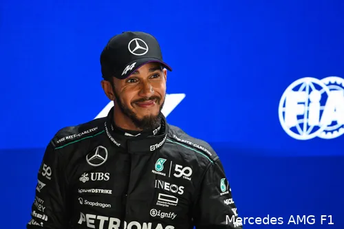 lewis hamilton mercedes 2381373