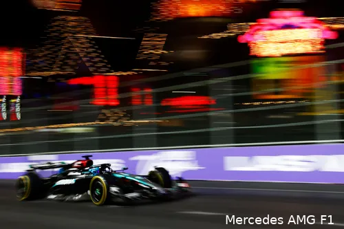 Mercedes was behoorlijk snel onder koele omstandigheden in Las Vegas.