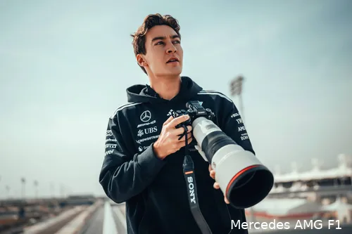 <i>Staat Russell onder druk?</i>