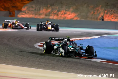 andrea kimi antonelli mercedes bahrein 2025 zondag race 1