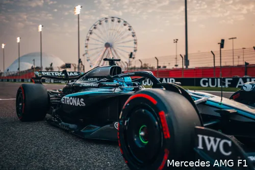 <i>Russell denkt dat het spannend is tussen Mercedes, Ferrari en Red Bull.</i>