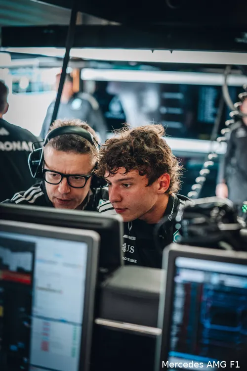 mercedes-andrea-kimi-antonelli-peter-bono-bonnington-gp-belgie-2025-vrijdag