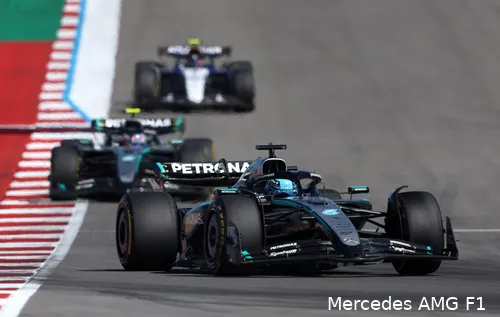 george-russell-carlos-sainz-williams-kimi-antonelli-mercedes-cota-zondag-2025
