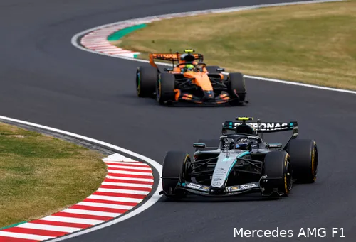 kimi-antonelli-mercedes-lando-norris-mclaren-2026-zondag-race-japan-1