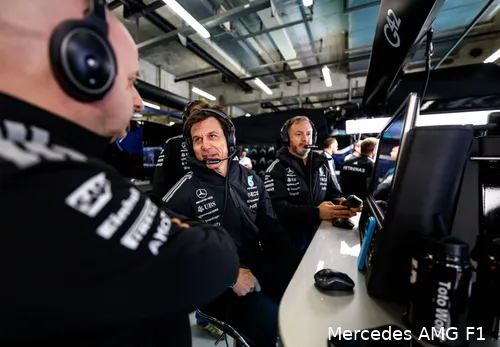 mercedes-toto-wolff-simone-resta-bradley-lord-2026-china-1