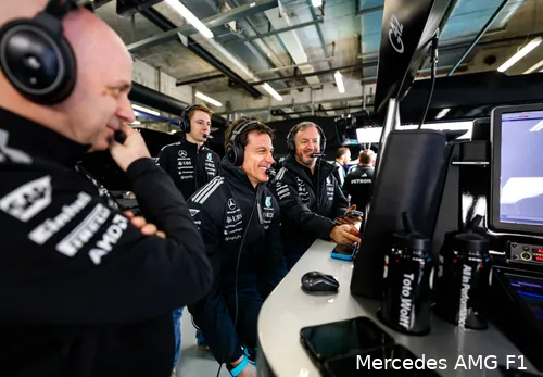 mercedes-toto-wolff-simone-resta-bradley-lord-frederik-vesti-2026-china-1