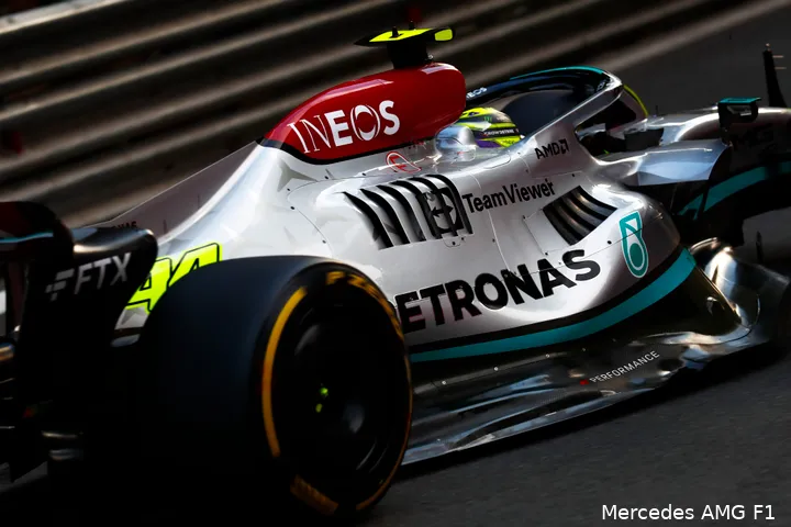 <i>Mercedes verraste met de W13 met een zeropod-concept, maar dat leverde niet het gewenste succes.</i>