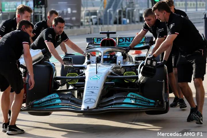 George
Russell in de pitstraat, kwalificatie, Grand Prix van de Verenigde Staten 2022
(Foto: Mercedes AMG F1)