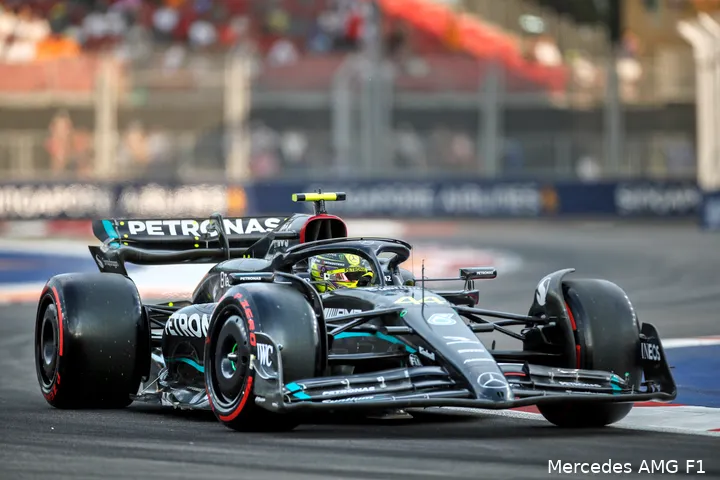 Hamilton zette in 2023 de snelste raceronde neer. (Foto: Mercedes AMG F1)
