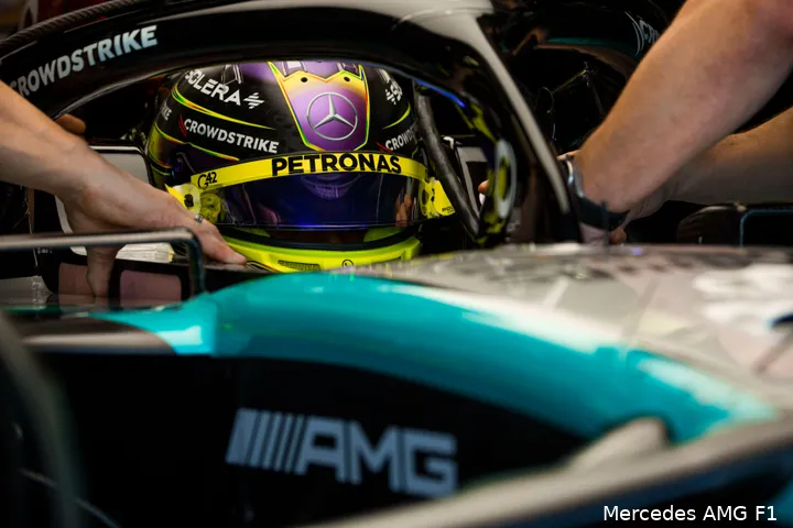 lewis hamilton mercedes wintertest bahrein 2024