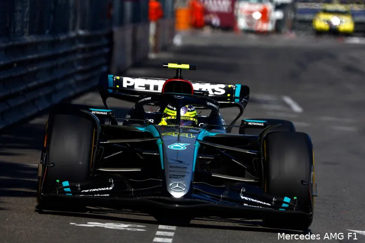 <i>Hamilton was niet bij de les in Monaco.</i>