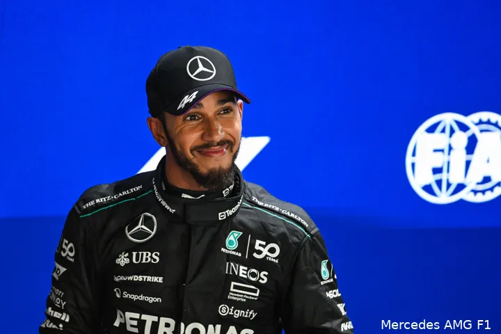 lewis hamilton mercedes 2381373