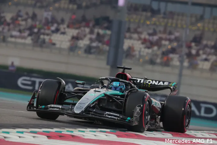 <i>De derde vrije training verliep bij Mercedes niet zo soepel.</i>