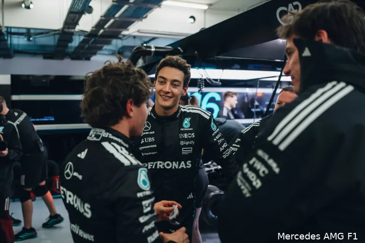 andrea kimi antonelli george russell mercedes testdag 1 bahrein 2025