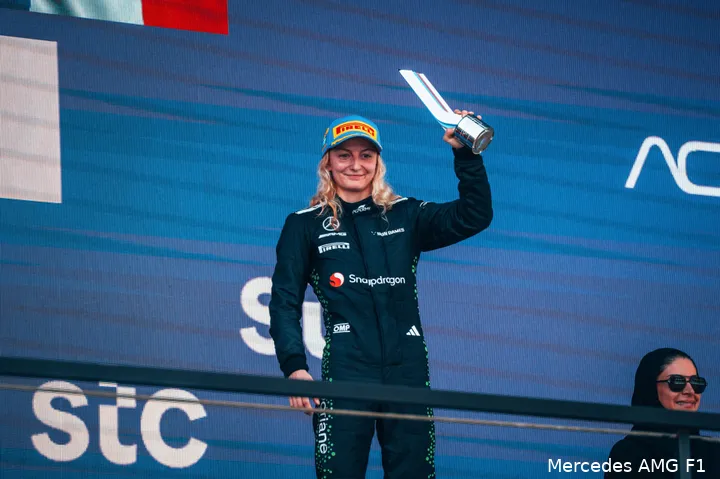 doriane pin f1 academy 933