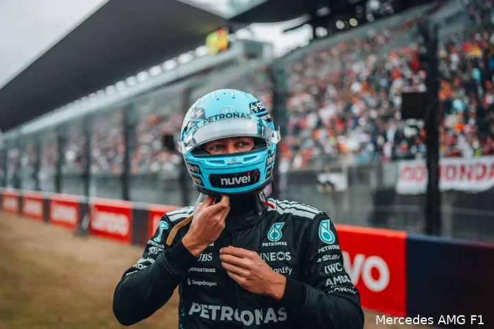Russell gooide volgens Schumacher zijn eigen glazen in na een fout in de kwalificatie.