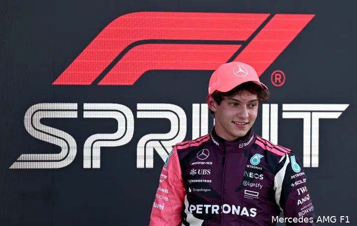 <i>Italië heeft eindelijk een topcoureur, maar die zit nu bij de concurrent.</i>