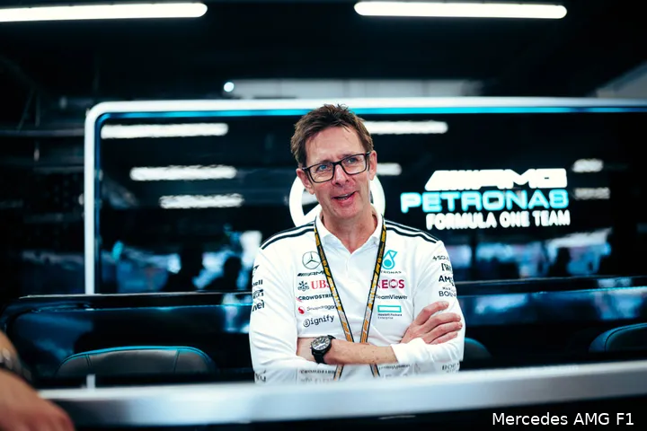 <i>Shovlin ziet ook dat Mercedes terug moet naar de tekentafel.</i>