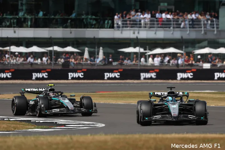 george russell kimi antonelli mercedes 2025 zondag race silverstone groot brittannie