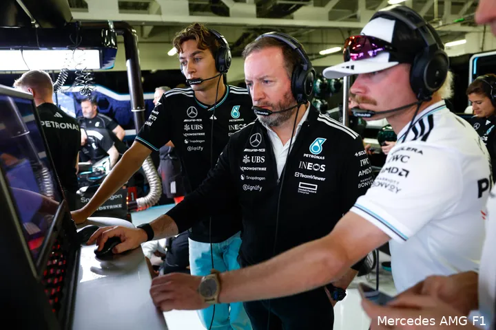 george-russell-bradley-lord-valtteri-bottas-mercedes-mexico-vrijdag-2025