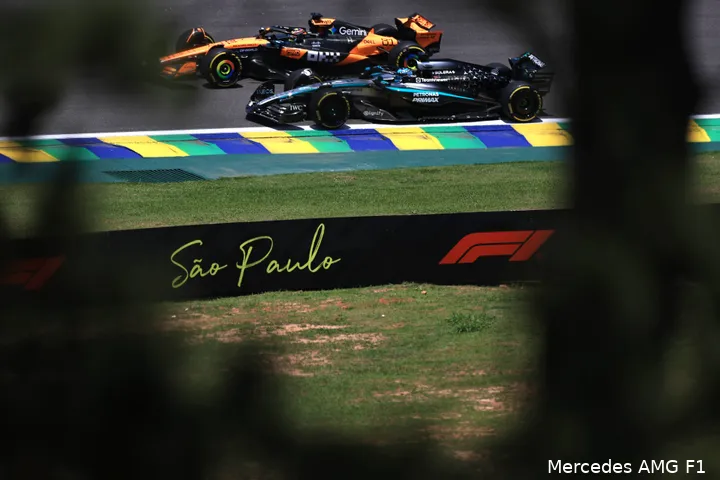 george-russell-mercedes-gp-sao-paulo-brazilie-2025-vrijdag-oscar-piastri-mclaren