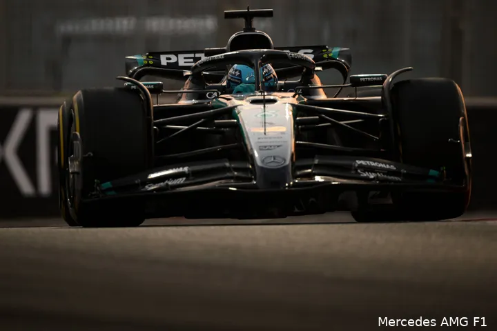 George-russell-mercedes-abu-dhabi-12