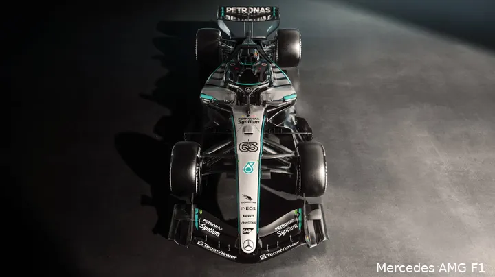 Mercedes-W17-presentatie-1