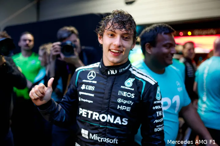 Antonelli-china-Mercedes-zondag-9