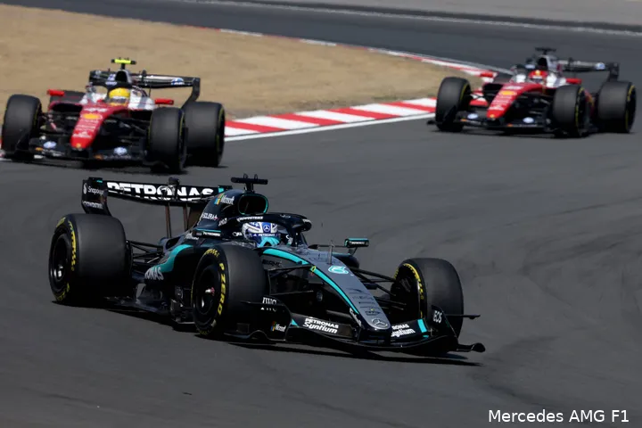 charles-leclerc-lewis-hamilton-ferrari-george-russell-mercedes-china-zaterdag-2026